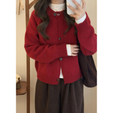 批发本命年氛围感穿搭红色毛衣外套女秋冬季加厚慵懒风高级感<b class='q'>针织</b><b class='q'>开衫</b>