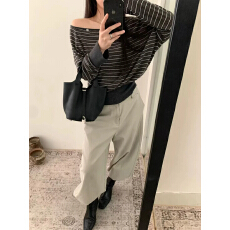 批发韩系斜肩条纹针织衫女<b class='q'>百搭</b>显瘦打底衫秋冬内搭上衣设计感头毛衣