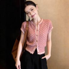 批发温柔小香风撞色针织衫短袖时髦减龄上衣春季通勤休闲圆领显瘦小衫