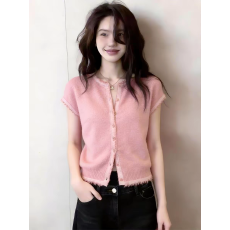批发<b class='q'>韩版</b>温柔风粉色纽扣短袖女2026年春季新款时尚超好看减龄穿搭上衣