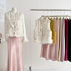 批发实拍高端新中式真鸵鸟毛马甲女<b class='q'>秋</b>冬外穿夹棉保暖背心坎肩国风加厚