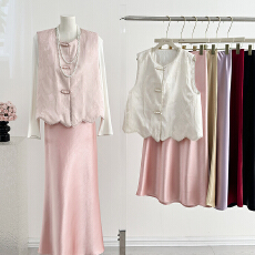 批发实拍减龄新中式盘扣马甲女<b class='q'>冬</b>季夹棉蕾丝背心日常外穿国风缎面提花