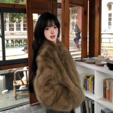 批发复古棕色环保皮草女2025冬季新款高级感<b class='q'>时尚</b>洋气百搭显瘦毛毛外套