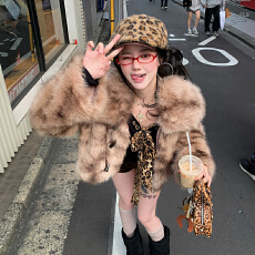 批发FortyLions 四十只狮 雪山托卡 美式复古牛角扣环保毛皮草短外套