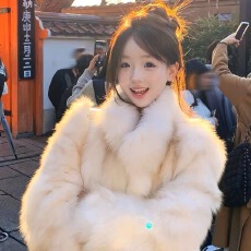 批发今年流行仿狐狸毛皮草外套女新款环保毛毛皮草加厚保暖外套上衣