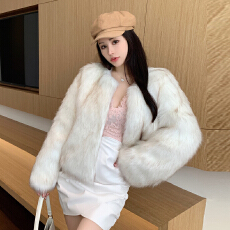 实拍 冬季新款休闲环保皮草女短款显瘦仿狐狸毛绒染毛尖毛毛外套