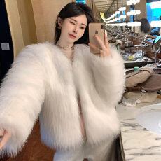 批发实拍韩版仿狐狸毛皮草女款冬装新款<b class='q'>名媛</b>富家千金年轻款毛毛外套