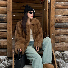 批发实拍韩版冬季复古环保狐狸毛皮草外套女辣妹<b class='q'>中长款</b>竖条毛毛绒大衣