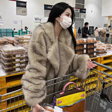 批发秋冬新款加厚仿狐狸毛皮毛一体年轻气质<b class='q'>中长款</b>环保皮草外套大衣女