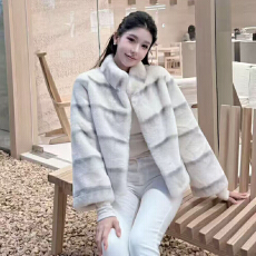 批发<b class='q'>韩版</b>冬季新款高级定制仿獭兔毛毛双色渐变手工渲染短款立领外套女