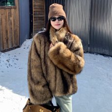 批发实拍高级感棕色环保狐狸<b class='q'>皮草</b>外套女冬季新款<b class='q'>海宁</b>年轻款毛茸茸<b class='q'>皮草</b>