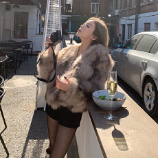 批发冬季韩版新款皮草外套女仿狐狸毛<b class='q'>时尚</b>年轻款维多利亚短款毛毛外套