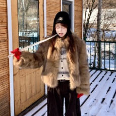 批发环保皮草“暮秋琥珀”冬新款立领仿狐狸毛皮草外套女短款年轻显瘦
