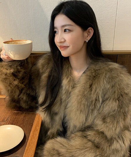 실사 와니 안 중년 가져 오기 모방 너구리 모피 헤일로 염색 공예 여성 짧은 모피 재킷 겨울 환경 보호 모피