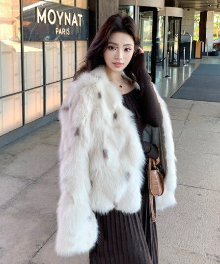 아이슬란드 떠 다니는 눈 핀란드 가져 오기 환경 보호 흰 여우 털 서리 염색 은 점차적으로 층 천 골드 모방 모피 V넥 모피 여성