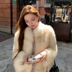 批发日光岛屿 芬兰进口环保整皮狐狸毛皮草外套女冬季立领仿毛毛大衣