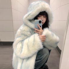 批发冬季新款渐变蓝环保水貂毛仿皮草外套连帽小个子韩版可爱毛绒大衣