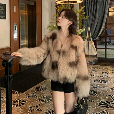批发美式设计感环保狐狸毛皮草外套女轻奢时髦撞色冬季新款仿毛毛外套