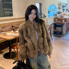 批发咖色环保狐狸毛皮草外套女短款V领年轻款气质减龄显瘦仿皮草大衣