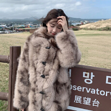 批发贵气千金牛角扣灰咖色仿狐狸毛绒外套女冬季新款洋气环保毛毛大衣