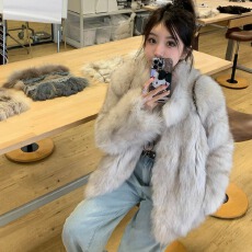批发挪威雪境矜贵贝贝小奶狐双色晕染环保狐狸背毛立领皮草外套女