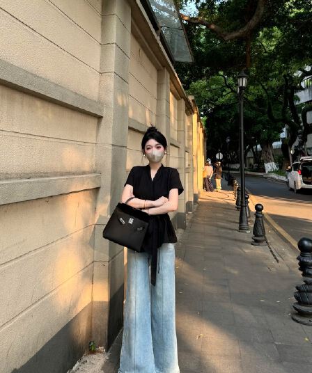 여름 새로운 디자인 센스 스트랩 반팔 다용도 슬림해 보이는 품격 맨위 여성 하이웨이스트 넓은 다리 청바지 세트
