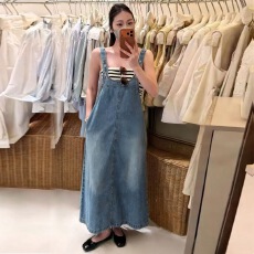批发牛仔背带裙女2026<b class='q'>春秋</b>新款高腰显瘦中长款宽松休闲百搭减龄<b class='q'>连衣裙</b>