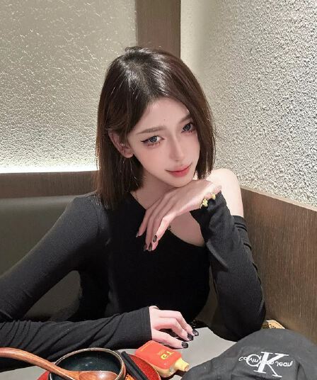 순수한 욕망 바람 비스듬한 어깨 오프숄더 불규칙 긴팔 티셔츠 여성 가을 겨울 새로운 핫걸 디자인 센스 타이트 쇼트 스타일 맨위