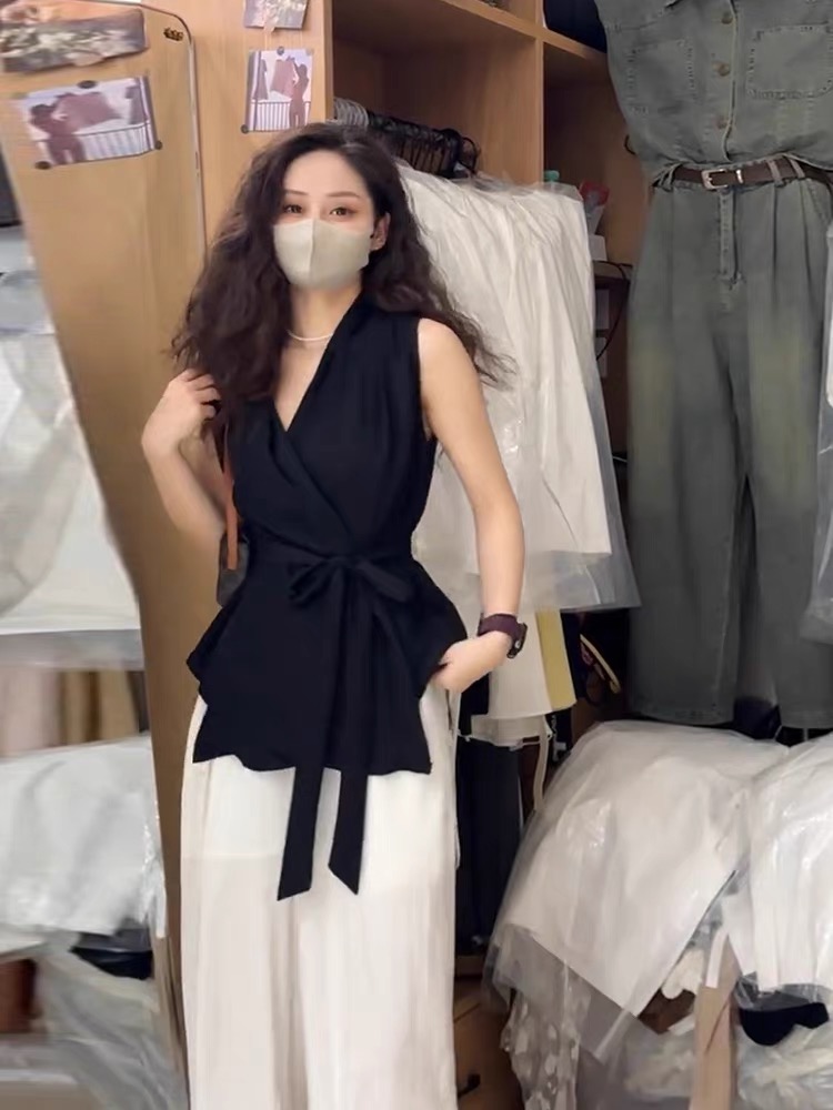 디자인 센스 작은 대중 하나 슬라이스 허리 수축 레이스업 민소매 여성 셔츠 여름 새로운 고급 센스 외국 가스 연령 감소 작은 셔츠