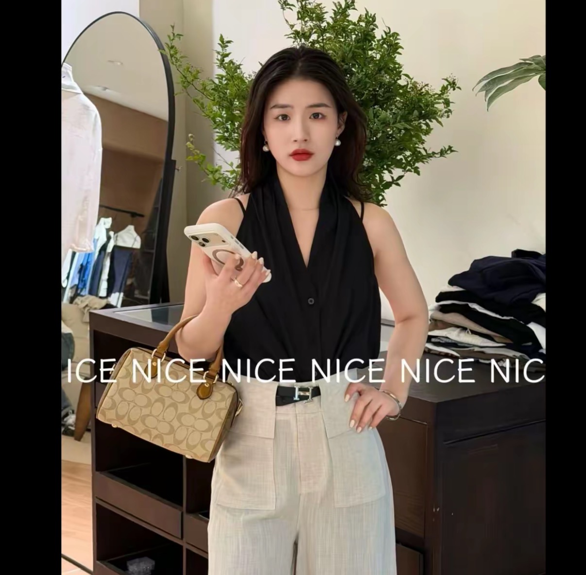 새로운 패션 품격 슬림해 보이는 행침 목 맨위 검정색 여름 V넥 민소매 출퇴근 작은 셔츠 품격 여성 셔츠