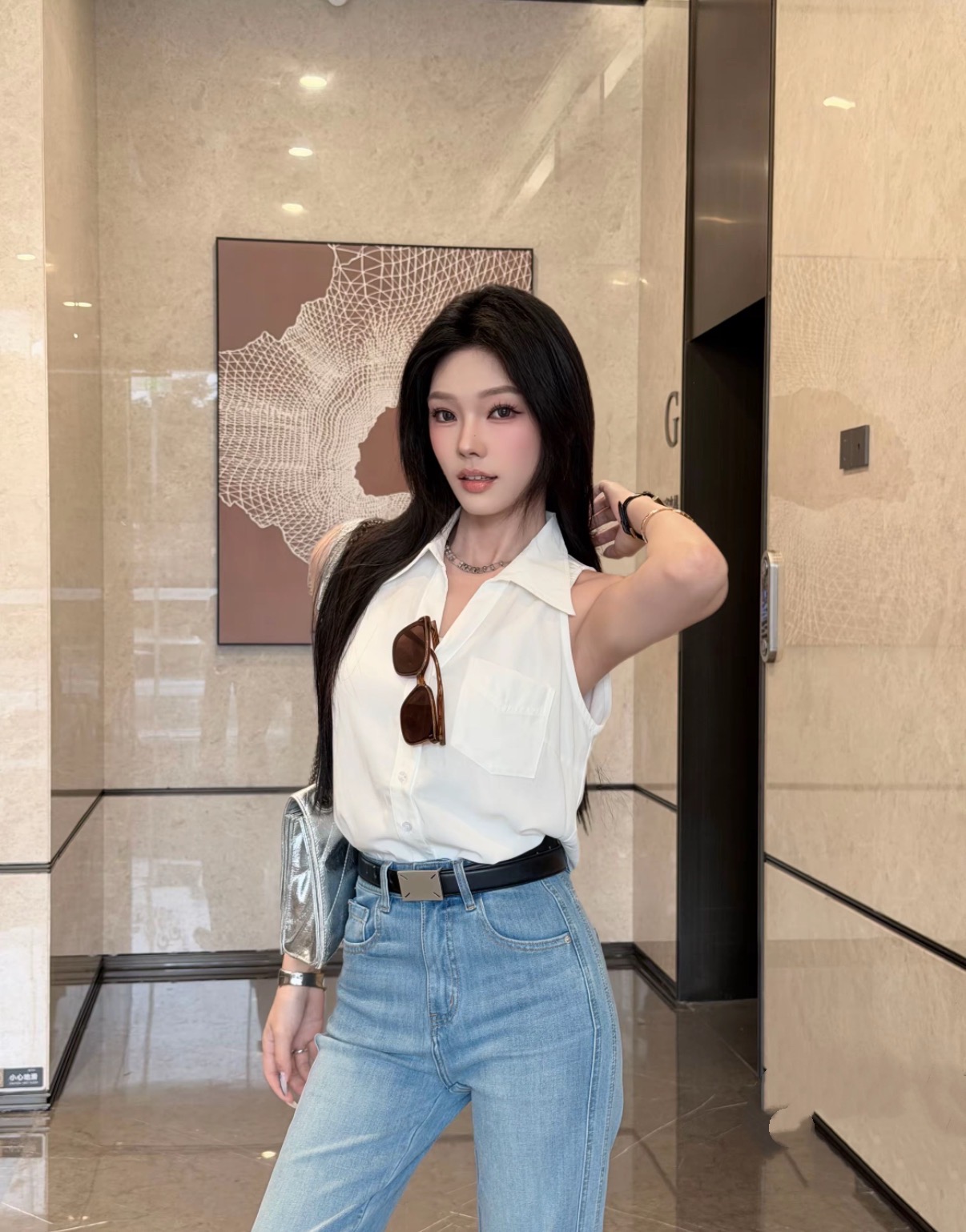 새로운 프랑스식 품격 민소매 디자인 센스 셔츠 하이웨이스트 높음 폭탄 스트레이트 부츠컷 디자인 청바지 세트