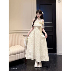 批发金盏铃兰 清楚系甜美小千金碎花蕾丝挂脖连衣裙<b class='q'>长裙</b>