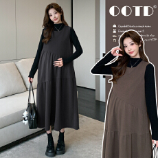 批发实拍2025秋<b class='q'>冬</b>新品孕妇装韩版时尚宽松尼料孕妇连衣裙套装