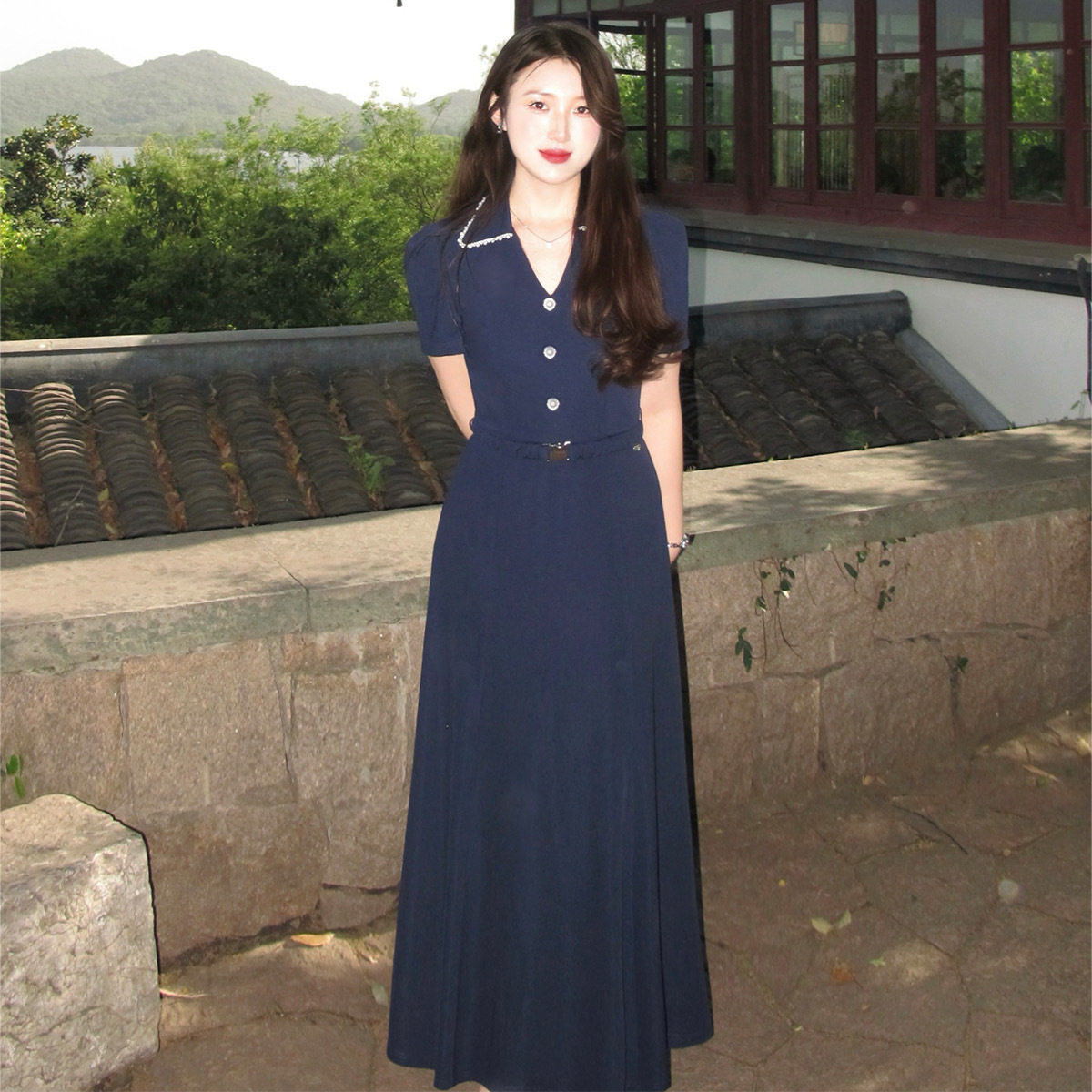 재고 있음 직접 가져 가라. 레트로 고급 센스 블루 색상 진주 롱 스커트 여름 폴로 칼라 몸매 가꾸기 드레스