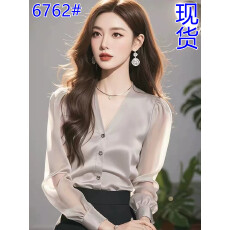 批发灰色<b class='q'>缎面</b>长袖衬衫春装女2026年新款v领气质时尚洋气时髦早秋上衣