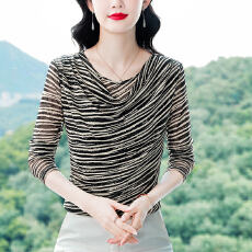 批发实拍2026秋冬新款<b class='q'>印花</b>长袖圆领打底衫气质修身女上衣小衫