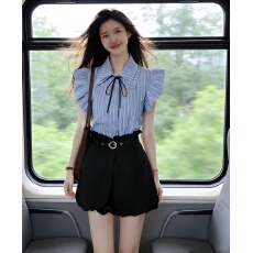 批发有货小飞袖条纹<b class='q'>衬衫</b>+黑色花苞短款两件套2026夏季设计感出游套装