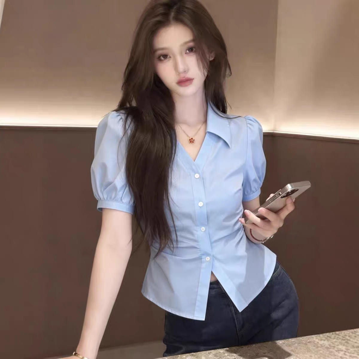 파란색 POLO 칼라 반팔 셔츠 여자 2026 새로운 여름 디자인 센스 프랑스식 사소한 아름다운 맨위 셔츠