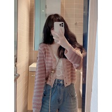 批发粉色条纹v领<b class='q'>针织衫</b>开衫外套女别致绝美上衣法式镂空短款毛衣