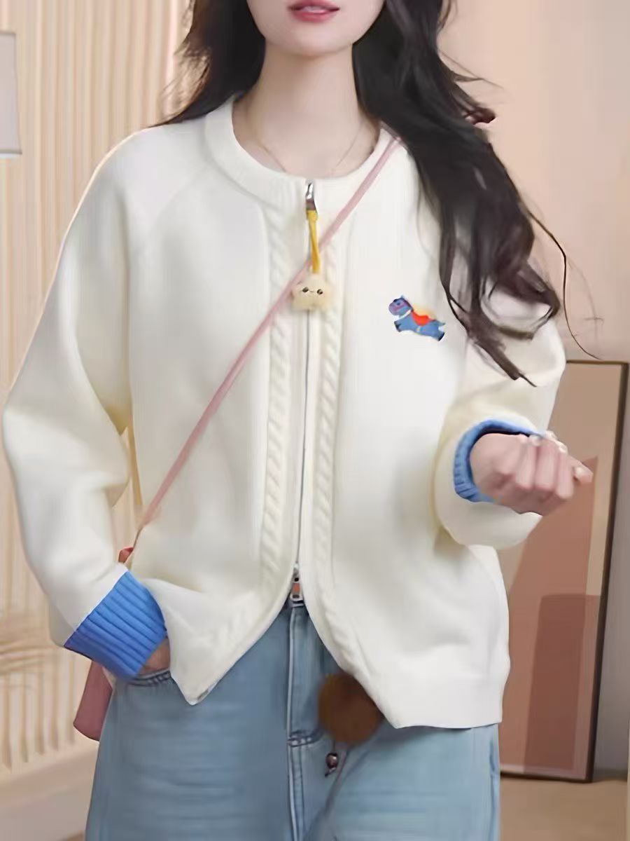 펭귄 행침 장식 라운드 넥 긴팔 니트 오픈 가디건 여성 2026 가을 겨울 새로운 작은 말 자수 더블 지퍼 스웨터 맨위