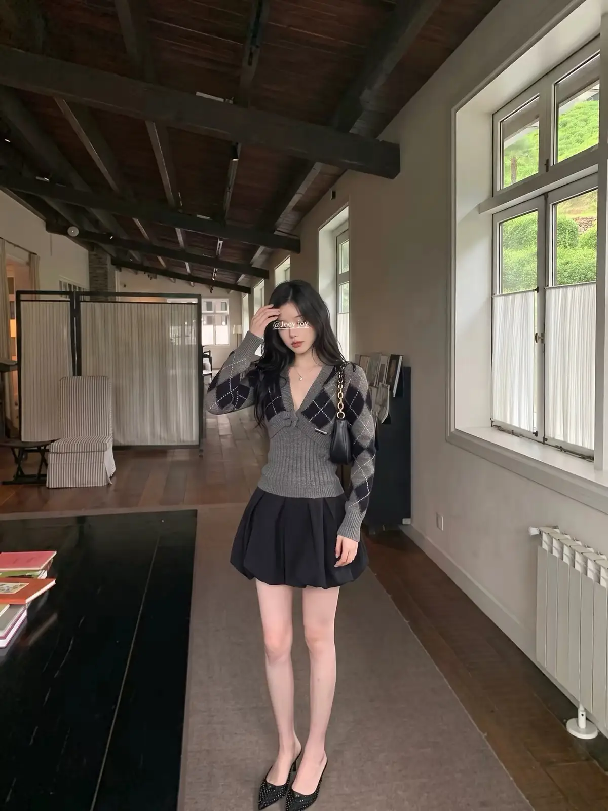 V넥 다이아몬드 패턴 니트 상세 이미지 5
