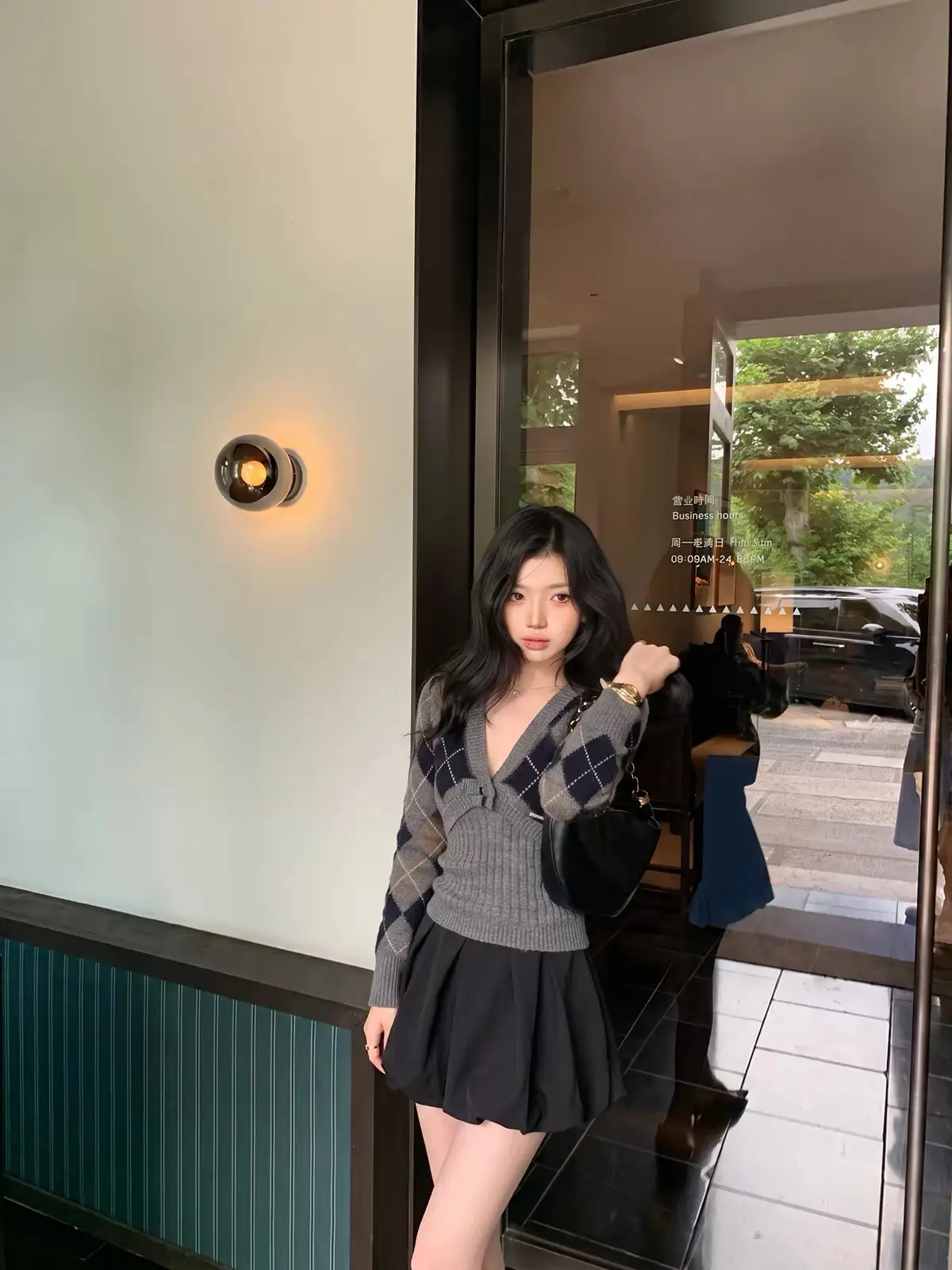 V넥 다이아몬드 패턴 니트 상세 이미지 6