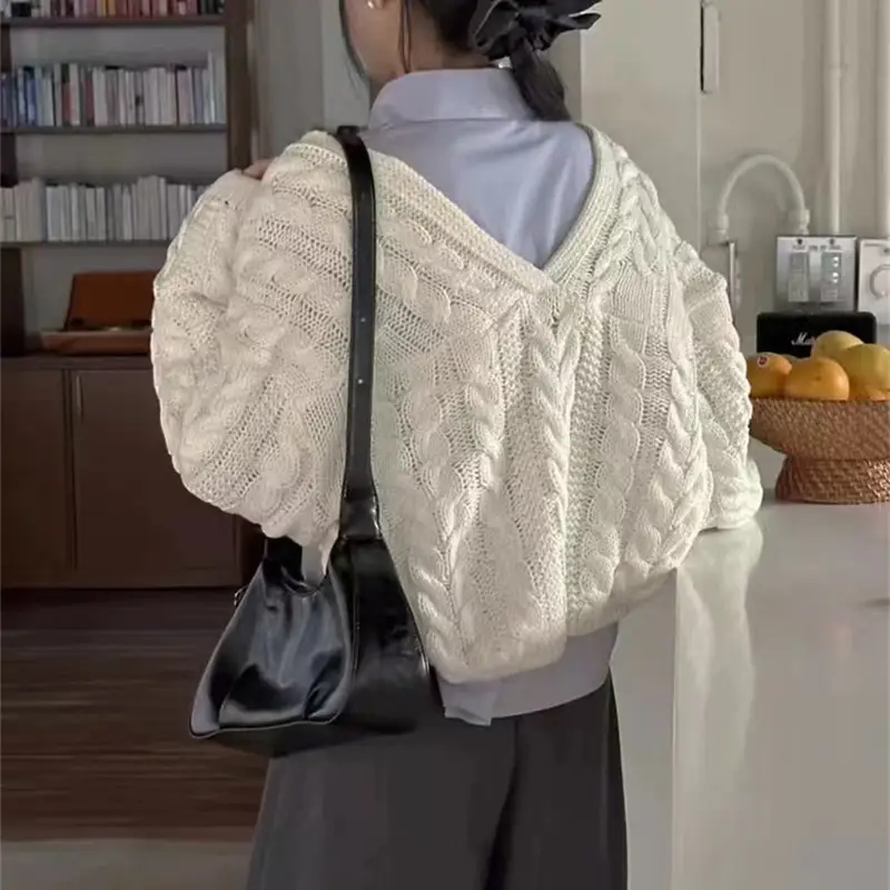 꽈배기 V넥 루즈핏 가디건 상세 이미지 2