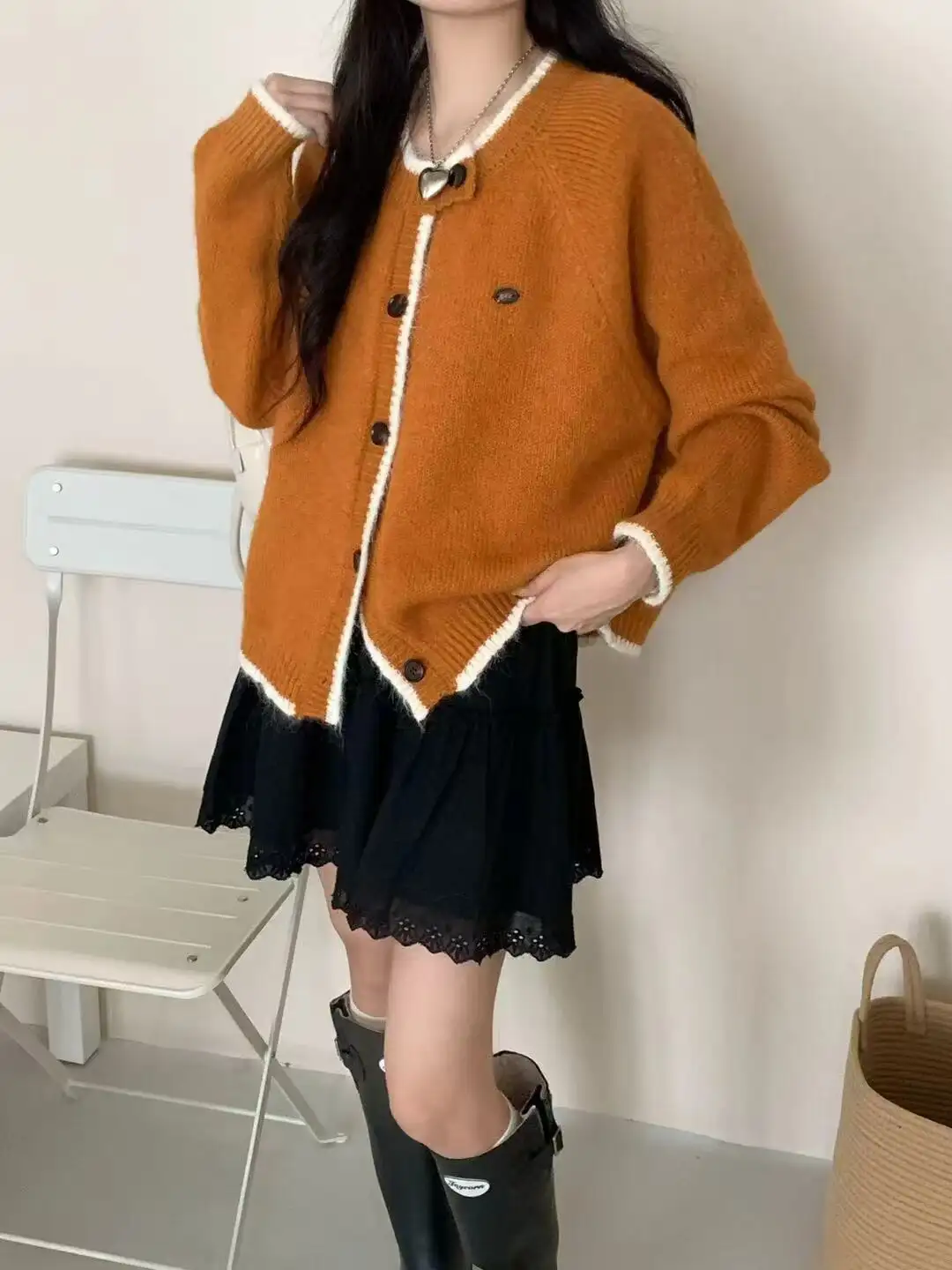 진주 장식 라운드넥 긴소매 가디건 상세 이미지 3