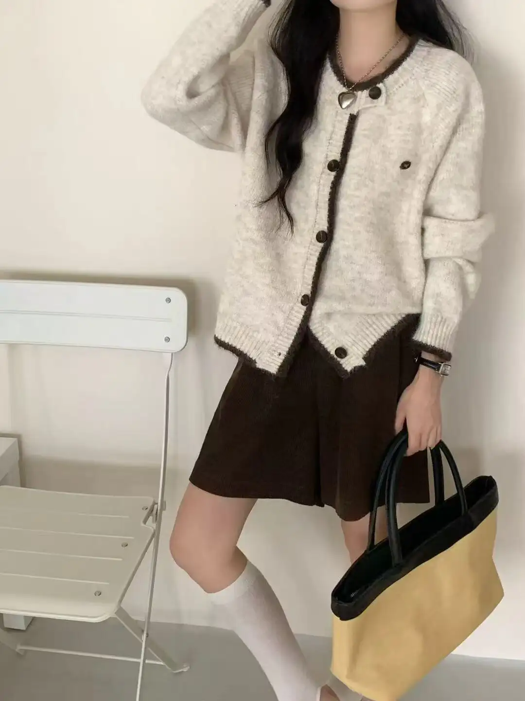 진주 장식 라운드넥 긴소매 가디건 상세 이미지 7
