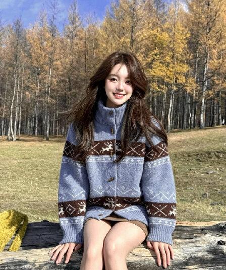 가을 겨울 2026 새로운 레트로 공정한 섬 자카드 양모 혼방 뒤집다 스탠드 칼라 소뿔 버클 니트 오픈 가디건 스웨터 여자