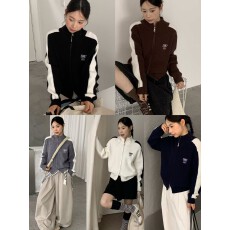 批发韩系刺绣撞色拉链针织开衫女秋冬半高领条纹<b class='q'>运动</b>风短款毛衣外套