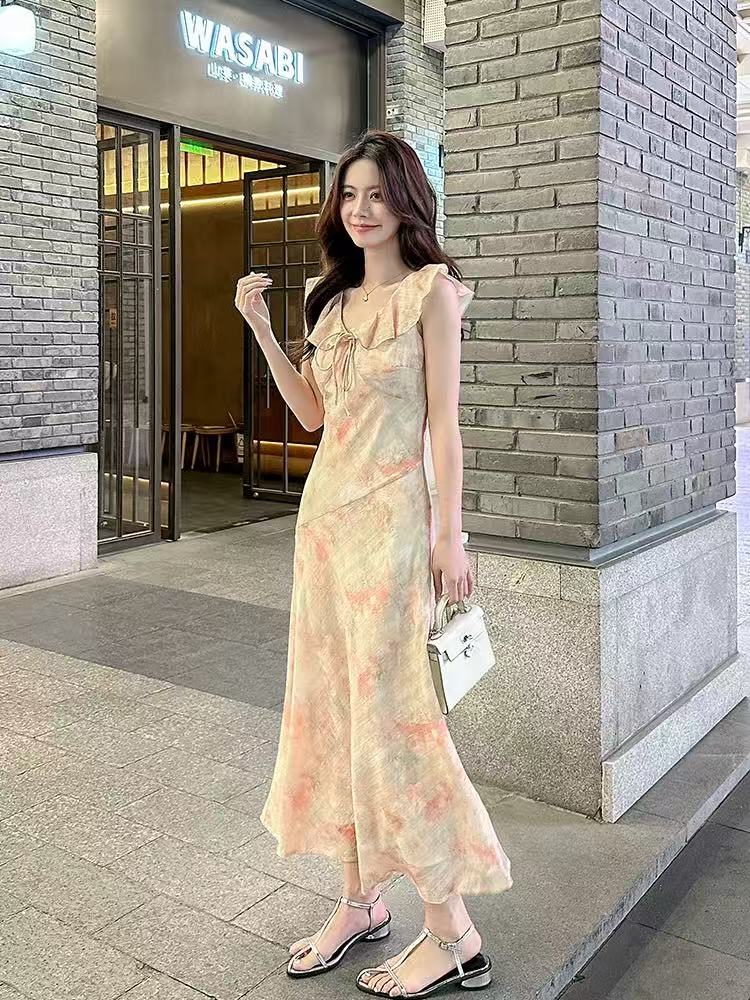 MY7862# 复古V领碎花连衣裙夏季新款荷叶边收腰显瘦海边度假风长裙女裝貨源服裝批發