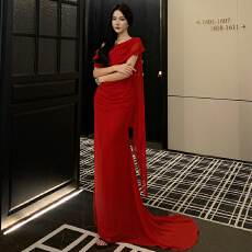 批发一字肩敬酒服新娘小众高级感红色鱼尾订婚礼服<b class='q'>裙</b>宴会礼服结婚晨袍