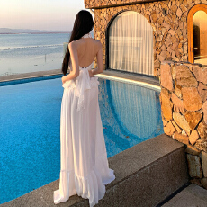 批发度假套装女气质名媛小众设计性感交叉挂脖上衣荷叶花边长裙两件套